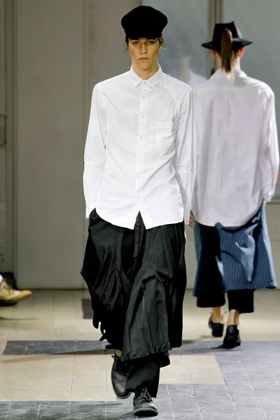 Look 3
